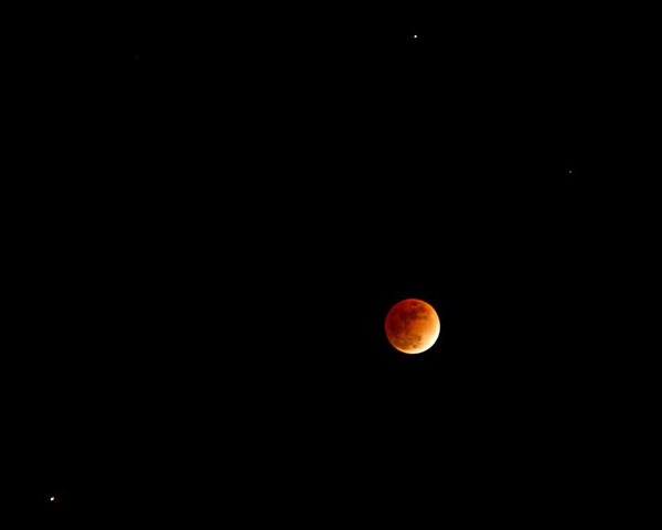 Lee O. Lunar Eclipse